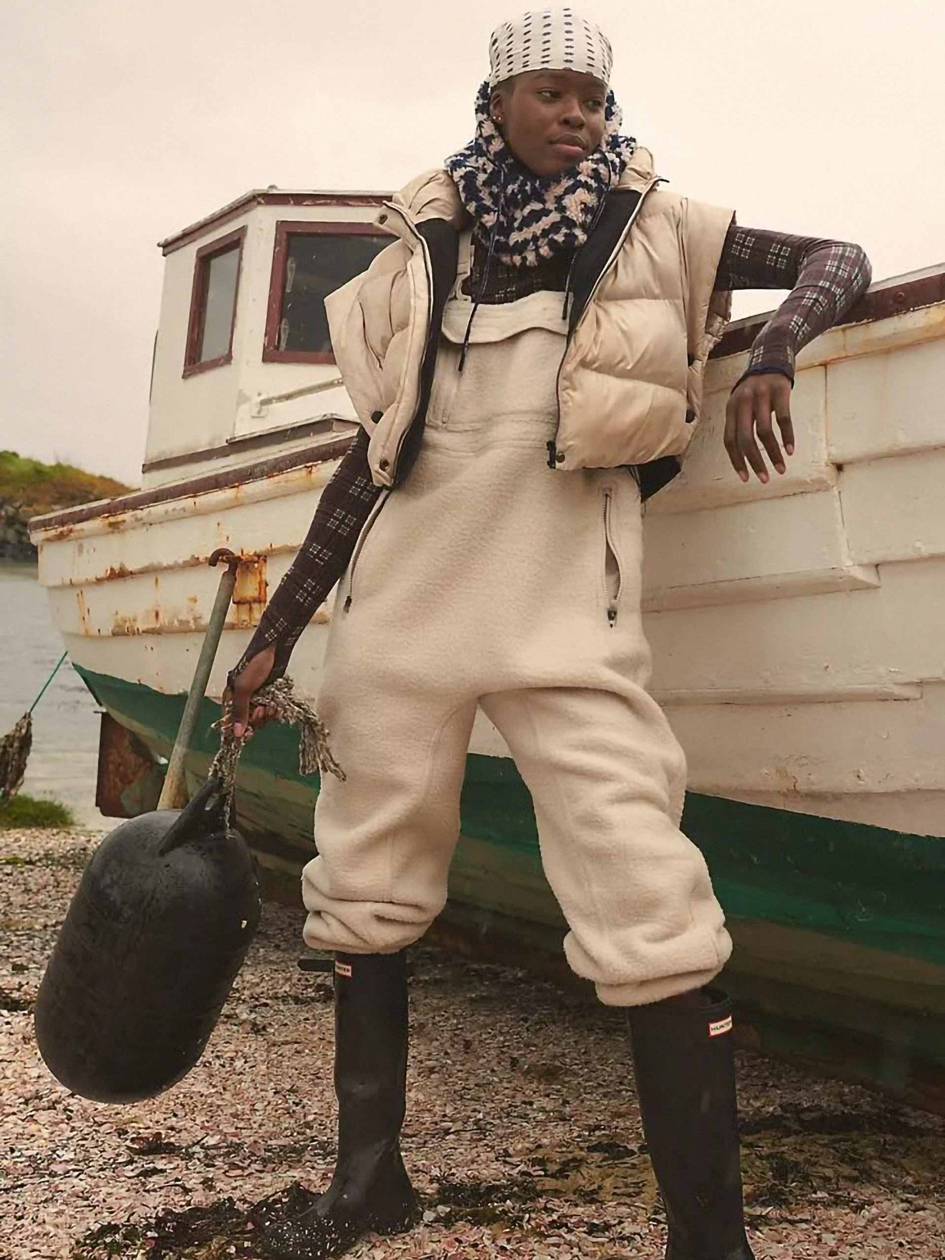 fisherman-holding-freepeople