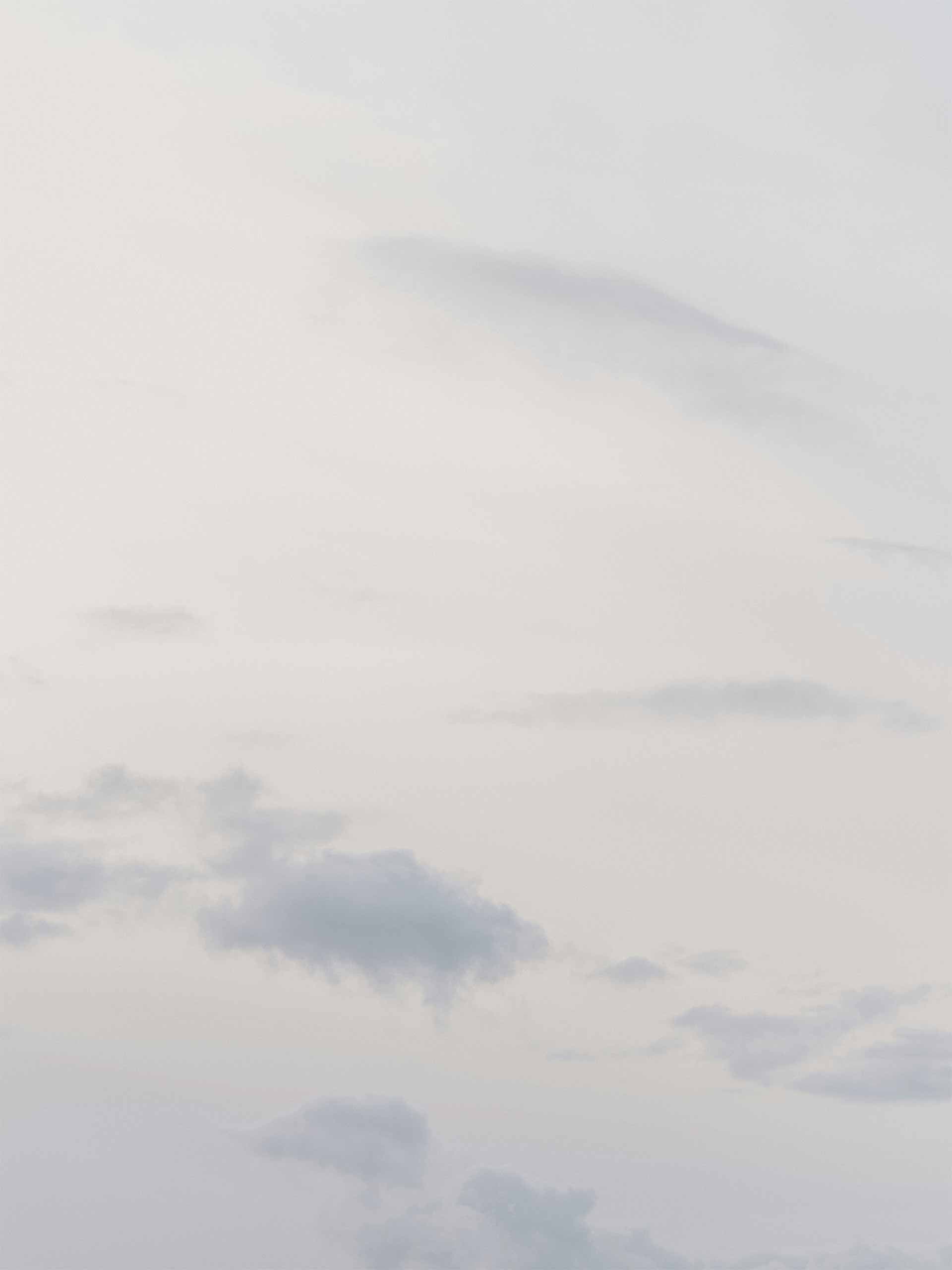 cloudancer-holding-annie-spratt-unsplash